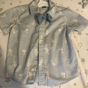 Old navy button down shirt size 2t